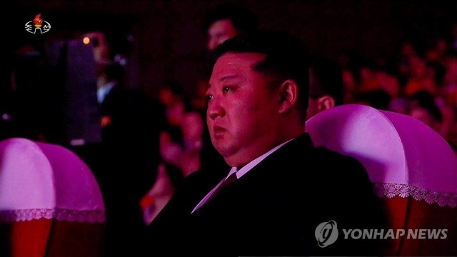 А можно вот этим всем ребятам раздать виды на жительство и паспорта, вместо вон тех @хуенно важных специалистов?