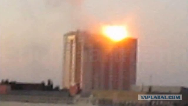Луганск.Момент попадания снаряда в 25-этажный дом