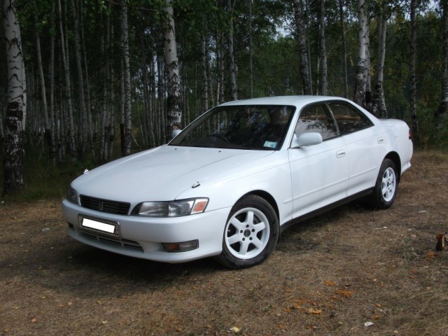 За стеной: необычная находка Toyota Mark II 1984