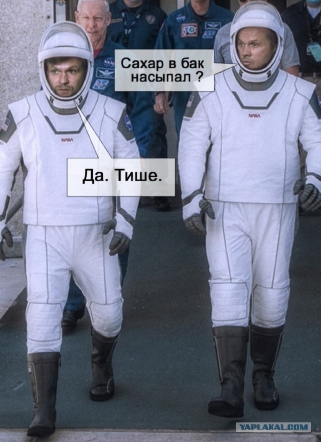 В США частично затонула баржа с 1 400 тоннами метилового спирта