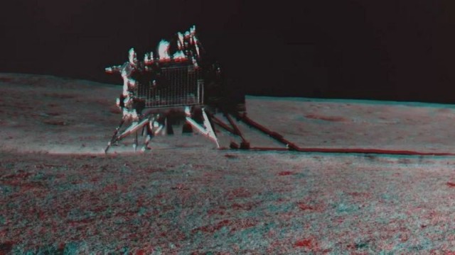 Индия не восстановила связь со своим луноходом