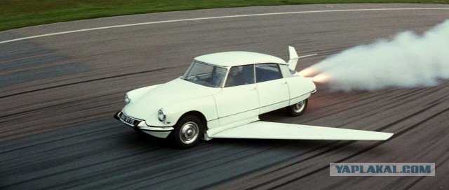 18 самых запоминающихся автомобилей из мира кино