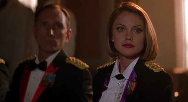 Выбил весь феминизм и отправил на кухню