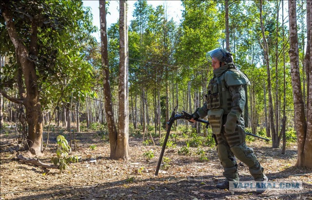 Как разминируют Лаос