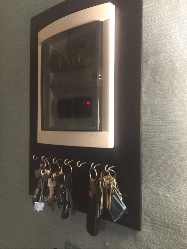 Ключница для прихожей, или что я сделал сидя дома