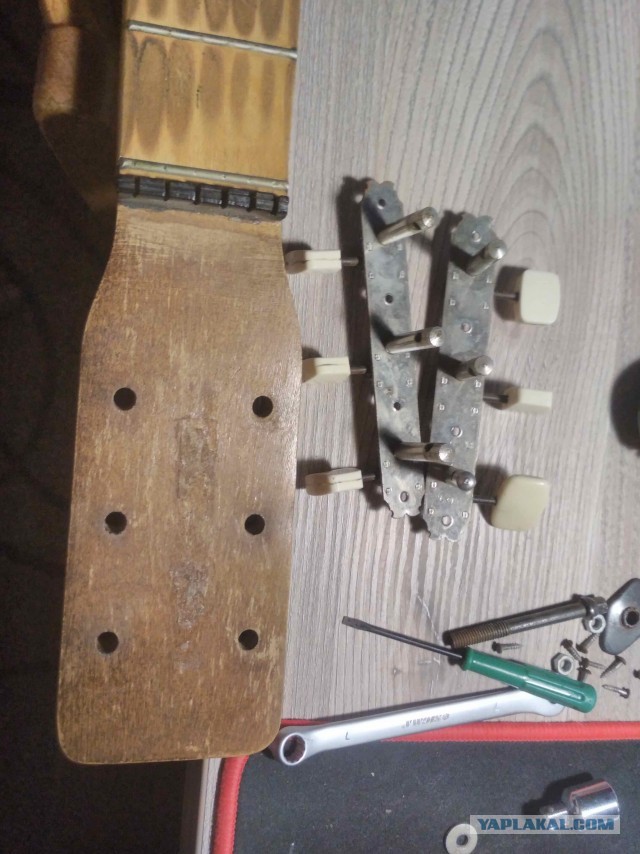 Восстановление старой гитары-калькулятора своими руками в домашних условиях