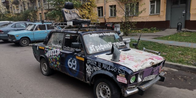 За слова ответил