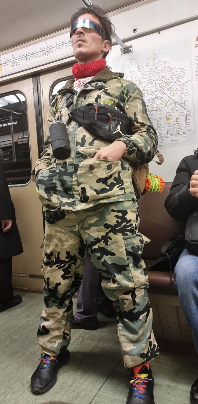 Модники из нашего метро на этот вторник