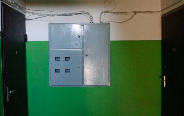 У нижегородца украли 7 миллионов рублей, которые он спрятал в электрощитке в подъезде