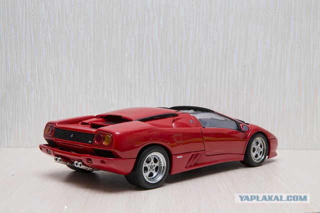 Lamborghini в масштабе 1:18