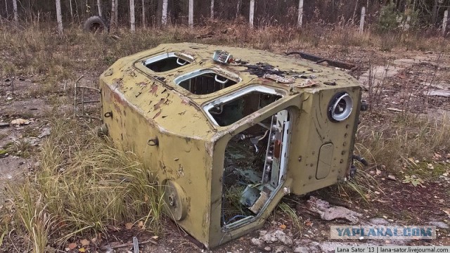 Вечный ремонт. Заброшенная военная техника.