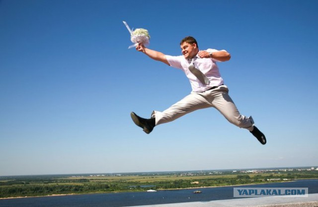 С международным вас женским днём.....