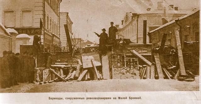 Первый случай применения боевого оружия против протестующих в Гонконге