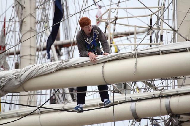 Ляпы в картинах с парусниками