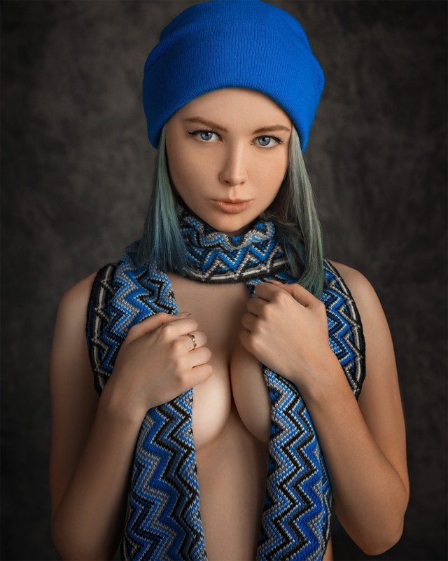Девушки в синем