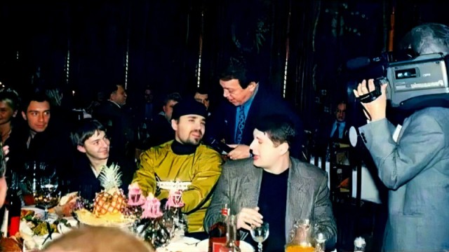 Интересные фото звёзд российской эстрады 90-х: шоу-бизнес, политика и криминал