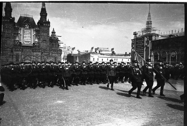 Военный парад весна 1951 года.