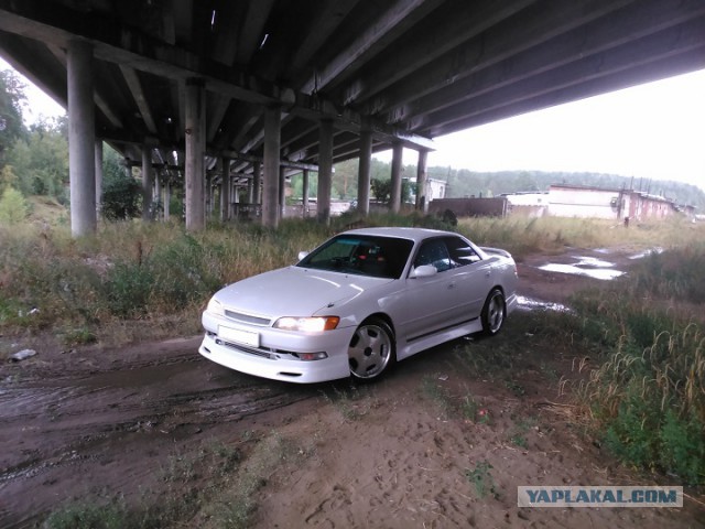 За стеной: необычная находка Toyota Mark II 1984