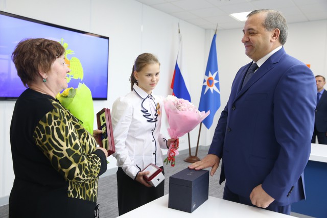 Путин наградил школьницу, спасавшую детей на Сямозере в Карелии