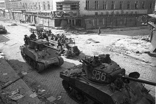 Два американских танка "Шерман" подняли водолазы Северного Флота со дна Баренцева моря