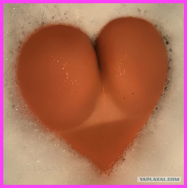 Китаянки скручивают свои груди в сердечко