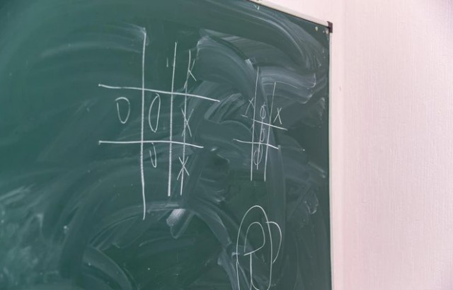 Московский 9-классник сломал нос учителю химии из-за замечания