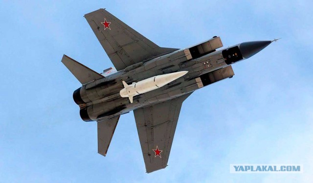 Показали обломки ракеты Х-47 "Кинжал" (Искандер?)