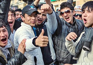 В Петербурге задержали мужчину по подозрению в легализации 21 тыс. мигрантов