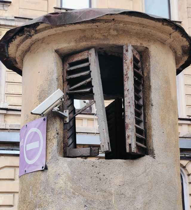 Установка камер, сурово и беспощадно.