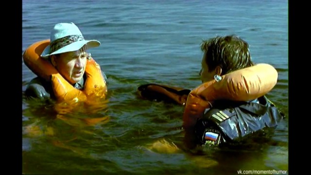 Автомобиль с пьяными прокЧетыре сотрудника прокуратуры утонули в рекурорами упал в реку в Нижегородской области, четверо погибли