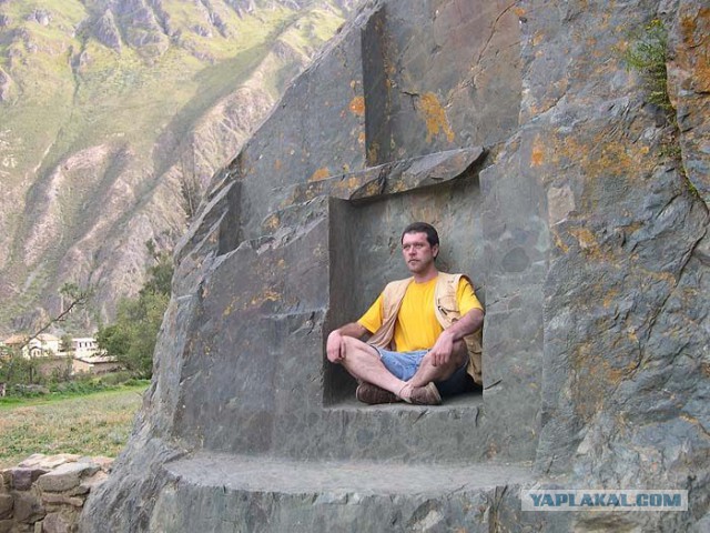 Базальтовый пол у пирамиды Хуфу