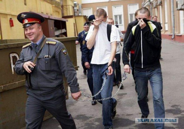 Старый пердун.