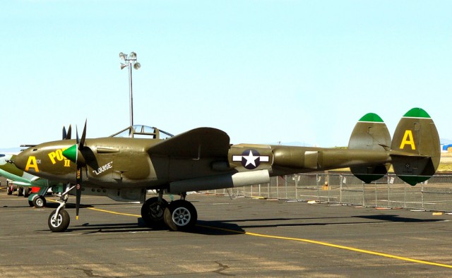 Многоцелевой истребитель P-38 «Lightning»