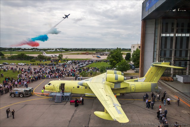 В Таганроге показали первую модернизированную амфибию Бе-200