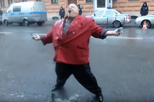 Стас Барецкий на своей Priora въехал в трактор на Проспекте Ветеранов в СПб