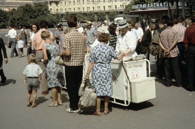 Уличная торговля в Москве 50-х
