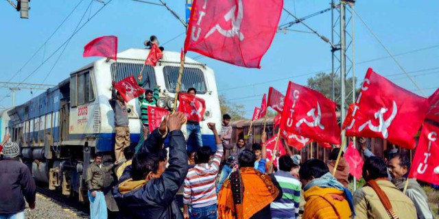 Крупнейшая забастовка в истории человечества проходит в Индии