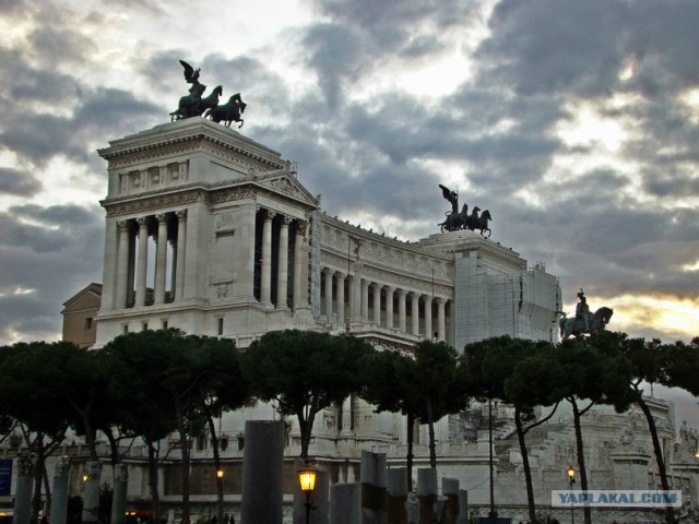 И целого мира мало!