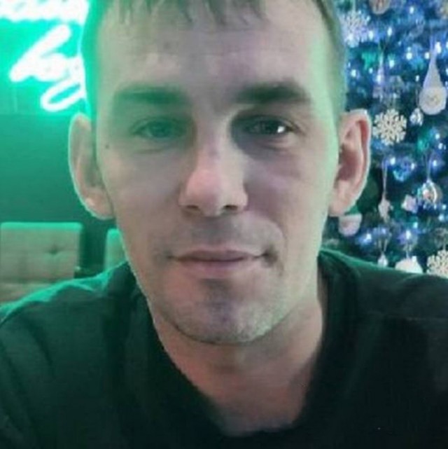 Житель Липецка во время ссоры подбросил наркотики 17-летней девушке и сам же сдал её знакомому полицейскому