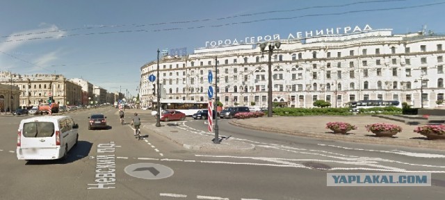 Две толстые чайки неожиданно превратили Ленинград в Лёнинград.