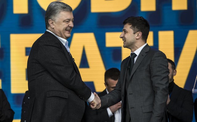 Зеленский заявил, что готов оставить пост ради мира на Украине