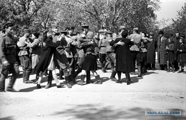 Фотографии второй мировой, многие цветные (фото)