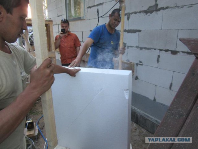 Как правильно утеплить свой дом и при этом облицевать его искусственным камнем