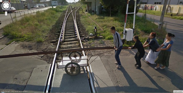 Самые странные и непонятные вещи, попавшие в камеру Google Maps