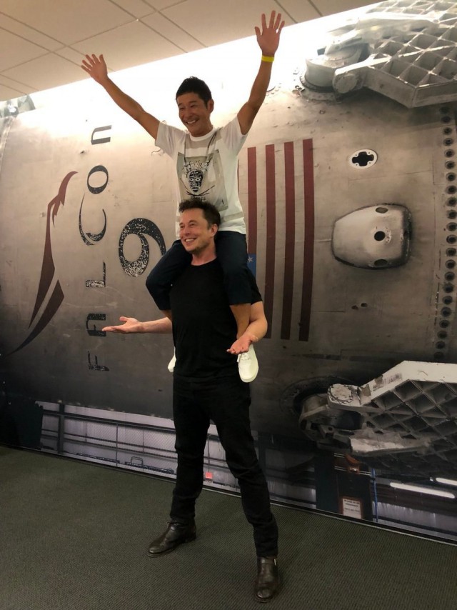 Компания SpaceX объявила личность первого туриста, который полетит вокруг Луны. Это японский миллиардер Юсаку Маэдзава