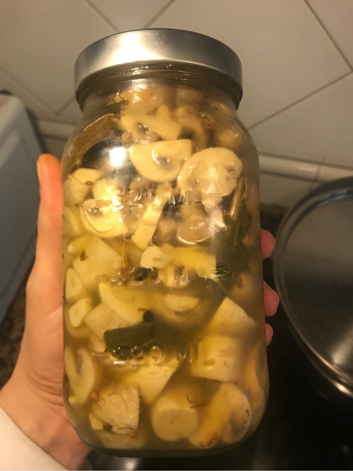 Быстромаринованные шампиньоны.