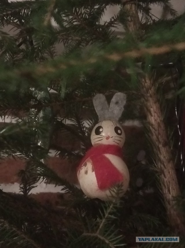 А можно я похвастаюсь елочными игрушками?