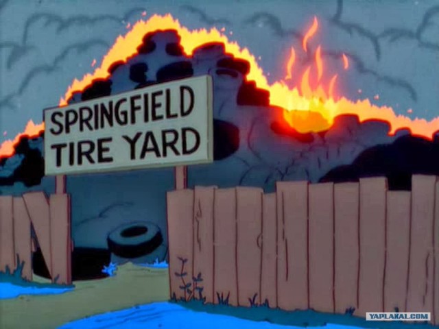 Огонь на складе покрышек в Краснодарском крае