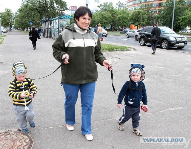 В метро у мелкого пацана зажало руку в рентгеновском аппарате