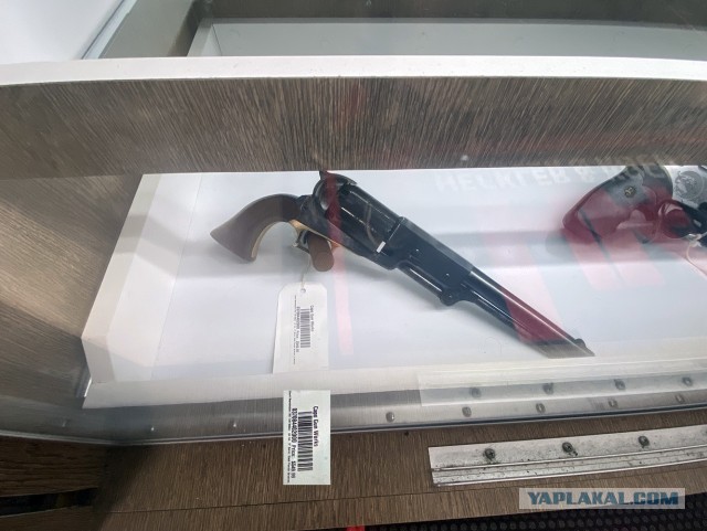 Оружейный магазин в США